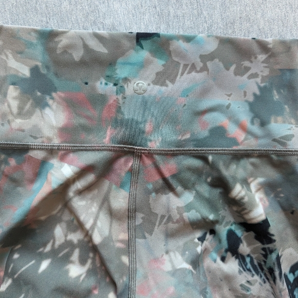 Lululemon Wunder Under High-Rise Tight 28" *Full-On Luxtreme Untamed Nature Mul - Picture 6 of 12